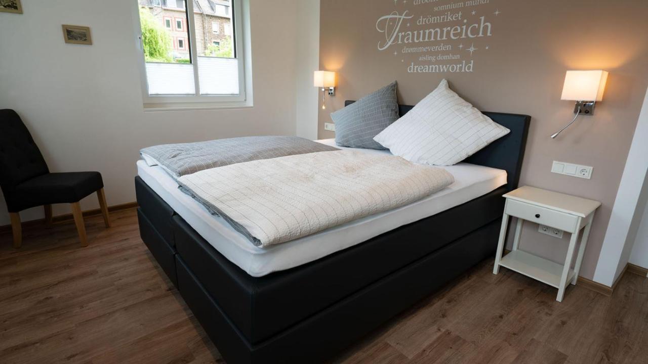 Neu Mont Royal Suiten 2 Bis 4 Personen Traben-Trarbach Kültér fotó
